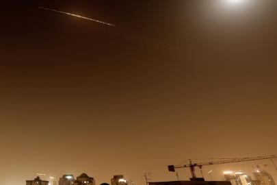 İran'ın misillemesinin ardından İsrail'de bir fabrikada yangın çıktı