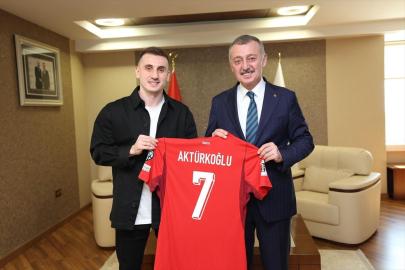 Kerem Aktürkoğlu'ndan Kocaeli Büyükşehir Belediye Başkanı Büyükakın'a ziyaret