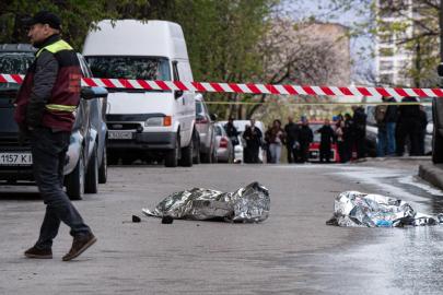Kiev'de kimliği belirsiz bir kişinin ateş açması sonucu 6 kişi öldü