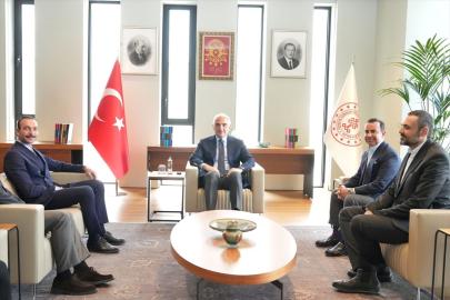 Kültür ve Turizm Bakanı Ersoy, oyuncu Görkem Sevindik ile bir araya geldi Açıklaması