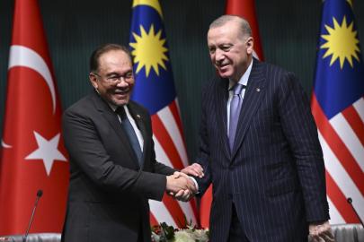 Malezya Başbakanı Enver İbrahim'den Türkiyenin istikrar üreten rolüne vurgu