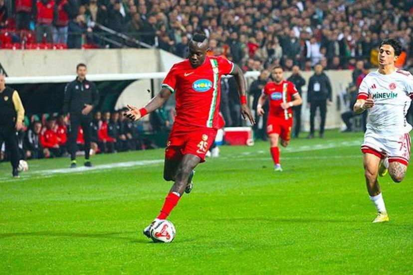 Mbaye Diagne 90+3'te 1 puanı kurtardı... Amedspor - Ümraniyespor maç sonucu 2-2