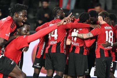 (ÖZET) Yıldızlar sahne aldı! Gaziantep FK evinde Kayserispor'u rahat geçti | Gaziantep FK - Kayserispor maç sonucu: 3-0