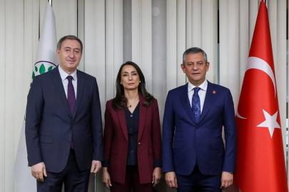 Özgür Özel'den kulisleri hareketlendiren ziyaret! Kürsüden ilan etti, DEM Parti destek verdi