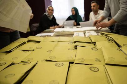 Seçim tartışmaları devam ederken bir parti sessiz sedasız kapatıldı