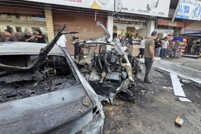 Soykırımcı İsrail ordusu Lübnan'ın Sayda kentinde bir aracı hedef aldı