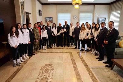 Yıldırım'dan Türkiye Şampiyonası'na katılacak voleybolculara tebrik