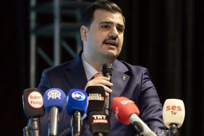 AK Parti Genel Sekreteri Eyyüp Kadir İnan: Erdoğan, partimizin başındadır