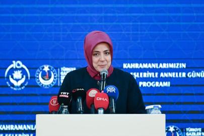 AK Parti Kadın Kolları Başkanı Ercan, "Kahramanlarımızın Anne ve Eşleriyle Anneler Günü Programı"nda konuştu Açıklaması