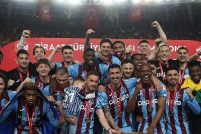 Ayrılıklar resmileşti! Trabzonspor'dan iki isme veda