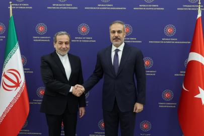 Bakan Fidan, Arakçi ile görüştü
