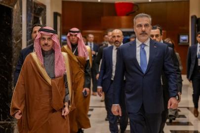 Bakan Fidan, Suudi mevkidaşı Prens Faysal ile görüştü