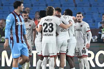 CANLI | GENÇLER BAŞARDI! Trabzon'da 3 puan 3 golle geldi... Trabzonspor - Gençlerbirliği maç sonucu 0-3