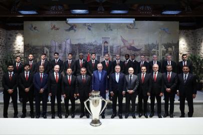 Cumhurbaşkanı Erdoğan'dan Galatasaray'a şampiyonluk kabulü