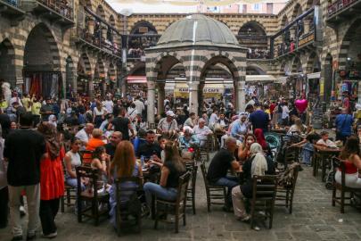Diyarbakır ve Mardin'de bayram tatili yoğunluğu