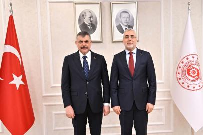 İçişleri Bakanı Mustafa Çiftçi, Çalışma ve Sosyal Güvenlik Bakanı Vedat Işıkhan'ı ziyaret etti
