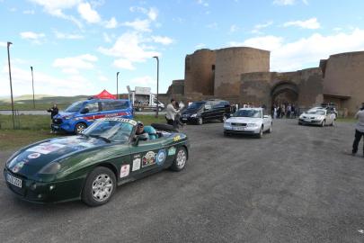 İpek Yolu Rallisi ekibi Kars'a ulaştı