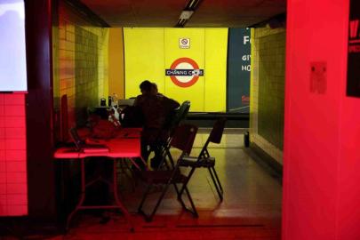 Londra'da yer altında NATO tatbikatı: Metro istasyonu askeri karargaha dönüştürüldü