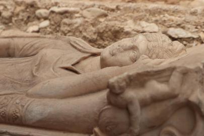 Olympos'ta aristokrat bir kadına ait anıtsal mezar bulundu