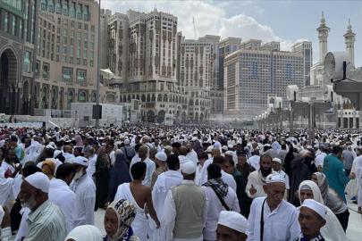 Suudi Arabistan: Hac için ülkeye gelenlerin sayısı 860 bini aştı