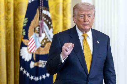 Trump: "İran'da zenginleştirilmiş uranyuma yaklaşanı havaya uçururuz"