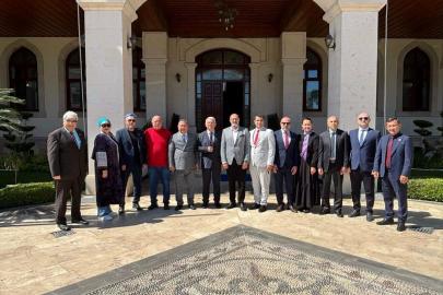 Türk dünyası temsilcileri Antalya Valisi Hulusi Şahin'i ziyaret etti