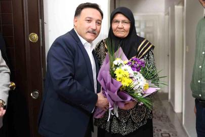 Vali Çiçek, Anneler Günü'nde şehit annelerini ziyaret etti