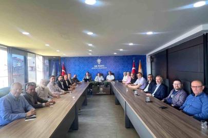 AK Parti'de yol haritası masaya yatırıldı