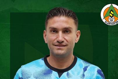 Alanyaspor'da Ertuğrul Taşkıran ve Nicolas Janvier ile yollar ayrıldı