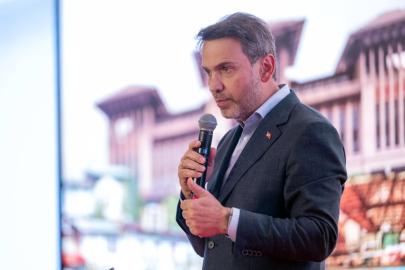 Bakan Bayraktar: Enerjide bağımsızlık 86 milyonun kızıl elmasıdır