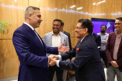 Bakan Fidan, Bangladeş'te mevkidaşı Rahman ile bir araya geldi