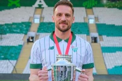 Bursaspor'dan bir imza daha! Anıl Atağ’ın sözleşmesi uzatıldı...