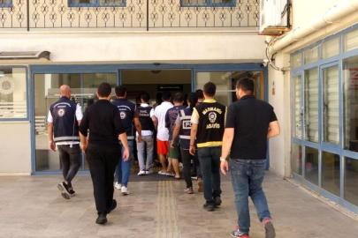 Marmaris'te göçmen kaçakçılığı operasyonunda yakalanan 7 şüpheli tutuklandı