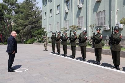 Milli Savunma Bakanı Kahramanmaraş'ta inceleme ve denetlemelerde bulundu