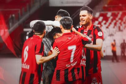 Erzincanspor, transfer tahtasını açarak yeni sezon öncesi lisans işlemlerini tamamladı