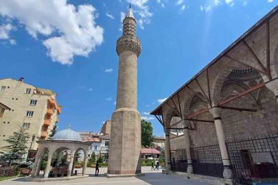 Önce minare yapıldı, cami sonradan eklendi