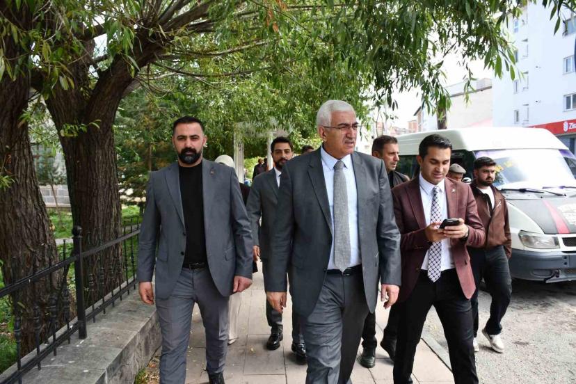 Türkiye Yüzyılı Buluşmaları için Kars’a gelen AK Parti Erzurum Milletvekili Öz, Sarıkamış’ta esnaf ve teşkilatla buluştu